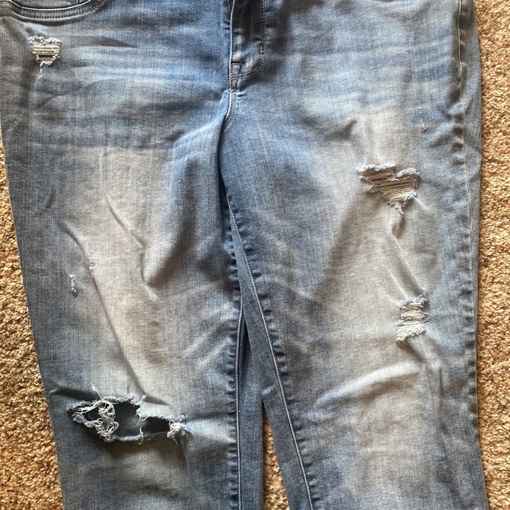 Distressed jeans - Picture 5 of 6